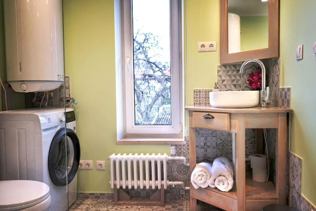 Prime 2Br/Ba Apt Next To Main Station & Olympic Center Liepāja Exteriör bild